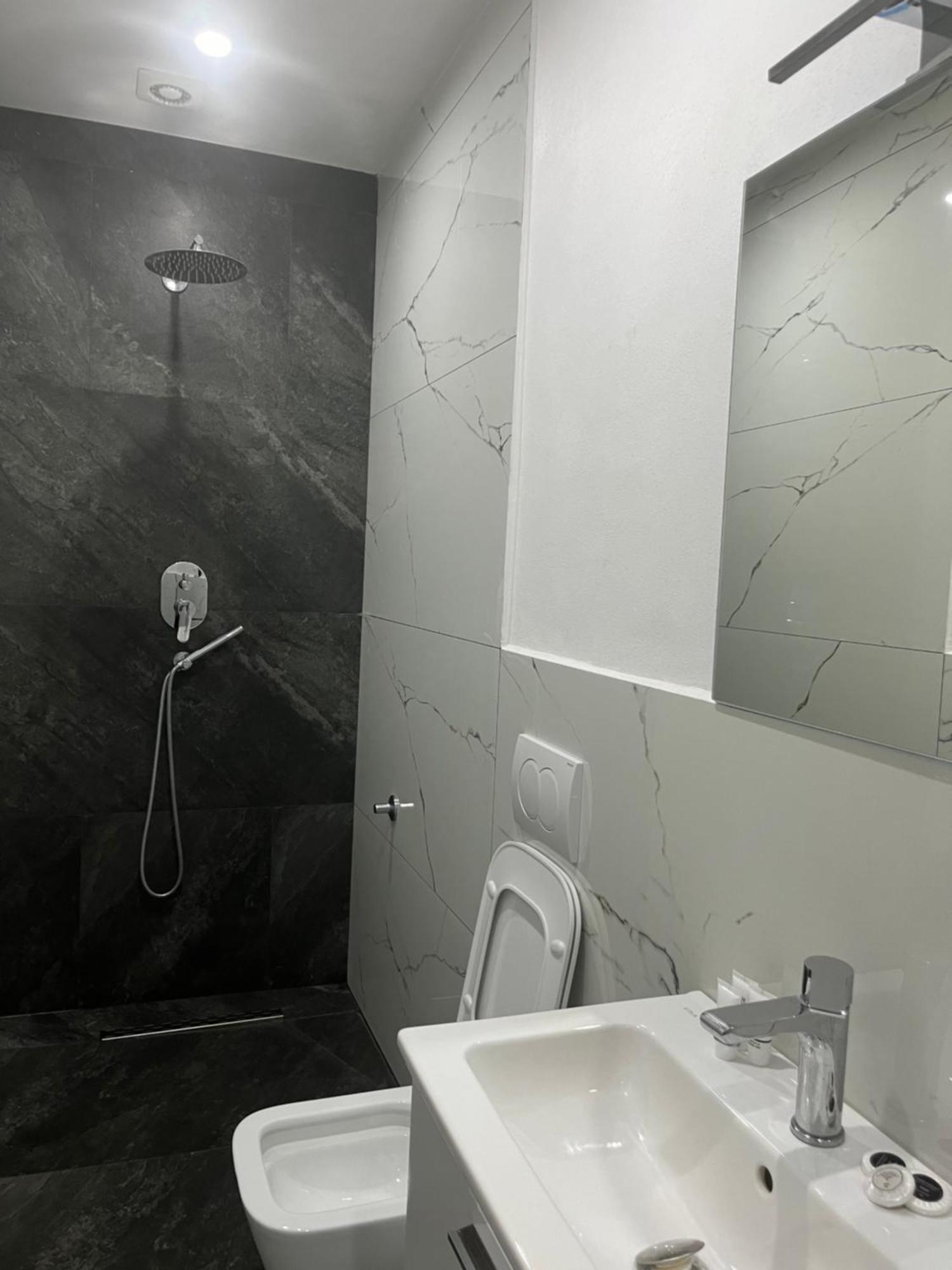 Hotel Luli City Center Durres Exterior photo